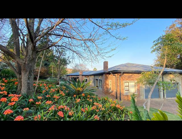 7 BEDROOM HOUSE FOR SALE IN SIGNAL HILL